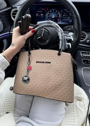 Michael kors 27х21