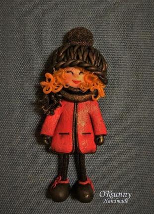 Брошка кулон полімерна глина ліплення лялечка дівчинка "золотоволоска" ручна робота2 фото