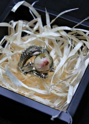 Кольцо с кремовой розой в сфере3 фото