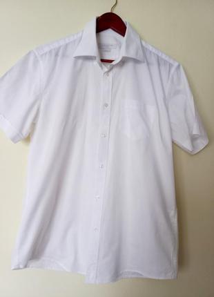 Белая мужская рубашка с коротким рукавом2 фото