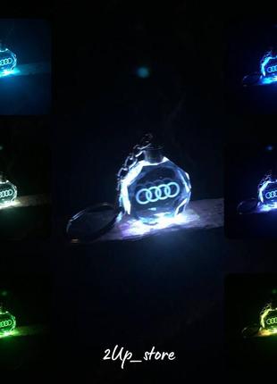 Брелок кристалл audi/ауди с подсветкой логотипа авто2 фото
