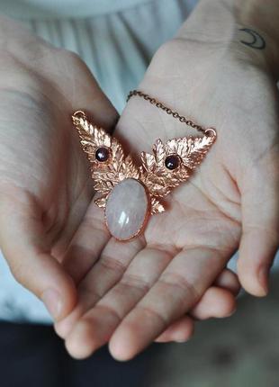 Нежное ожерелье с розовым кварцем и аметистом из омедненных настоящих листьев папоротника2 фото