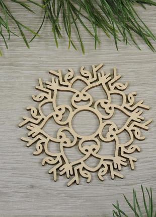 Игрушки новогодние елочные снежинки из дерева (форма №4)(2157)1 фото