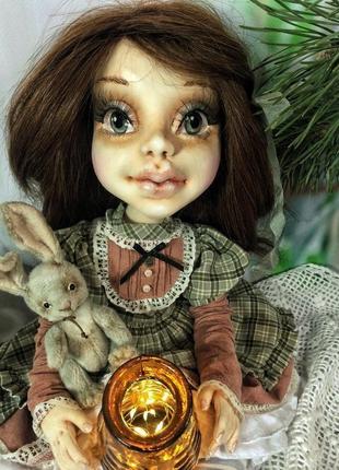 Текстильная кукла девочка с зайкой6 фото