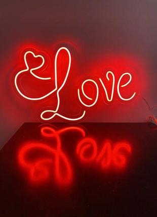 Червоний неоновий напис love з сердечком на акриловій підоснові3 фото