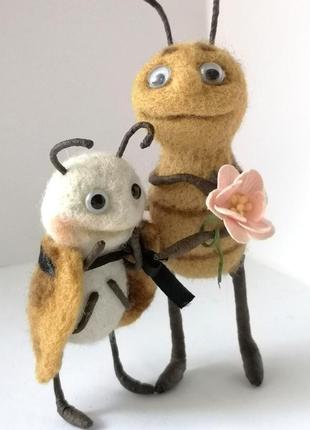 Валяные жуки подарок влюбленным  игрушки из шерсти необычный подарок на память