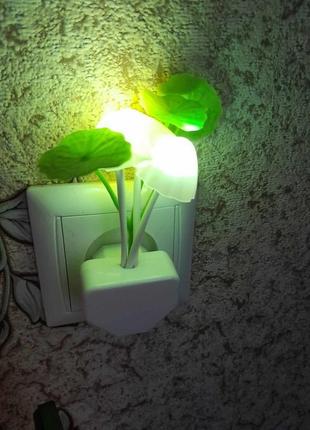 Ночник, светильник гриб с листками со сменой цвета