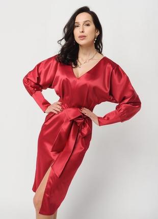 Вечірній червоне плаття з атласу