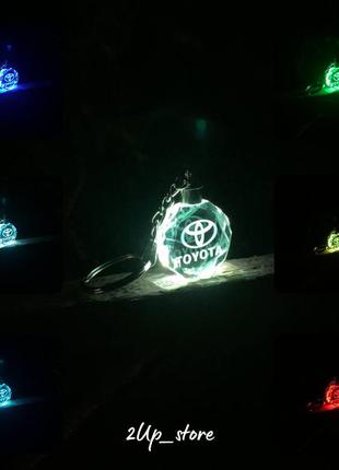 Брелок кристалл toyota/тойота с подсветкой логотипа авто