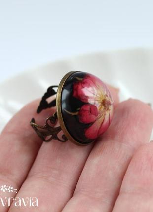 Каблучка з трояндою • черное кольцо с розой • перстень полусфера • украшения из цветов4 фото