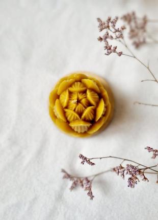 Свічка лотос | бджолиний віск3 фото