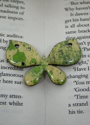 Елегантна брошка-метелик "зелений листочок"2 фото