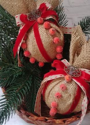 Новогодние елочные шары из мешковины в викторианском стиле8 фото
