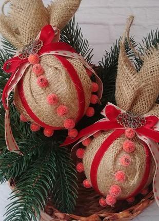 Новогодние елочные шары из мешковины в викторианском стиле2 фото
