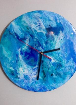 Часы в технике fluid art с покрытием эпоксидной смолой