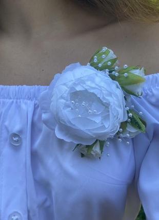 Весільна брошка,біла брошка з квітами для нареченої,бутоньєрка нареченої3 фото