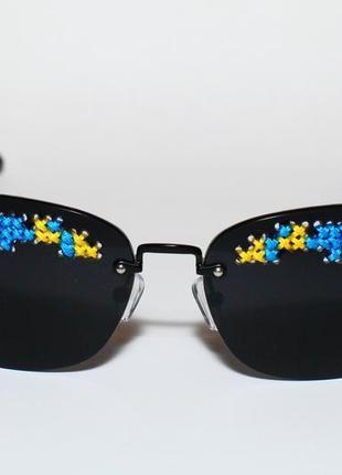 Окуляри-вишиванка сонцезахисні жовто-блакитні1 фото