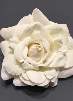 Велика брошка біла троянда,весільна брошка, красива брошка2 фото