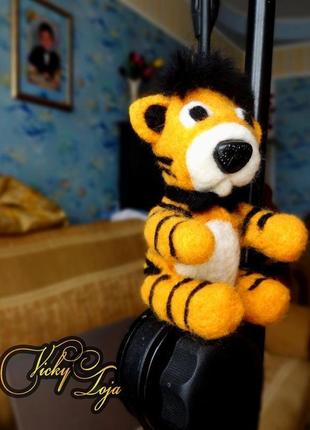 Тигр (валяные игрушки из английской шерсти)2 фото