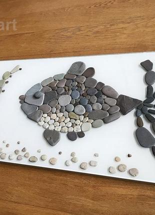 Картина з морських каменів «рибка»1 фото