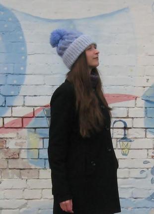 Женская зимняя вязаная шапка с помпоном3 фото