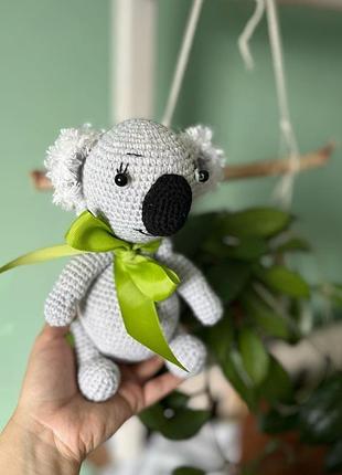 Коала- м'яка іграшка ручної роботи в'язана гачком