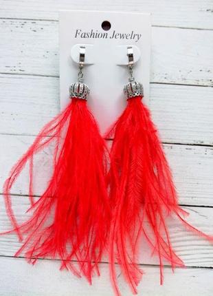 Сережки червоного кольору з пір'я страуса7 фото