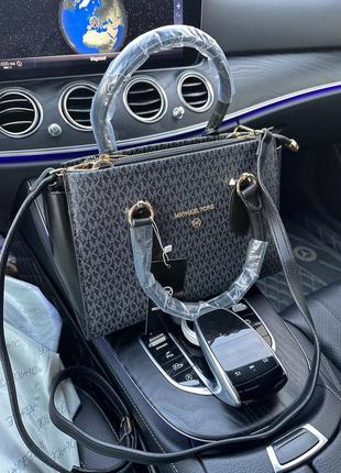 Michael kors 27x19