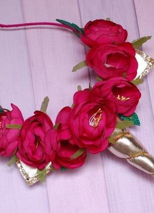 Яркий обруч ободок единорог с малиновыми пионами
