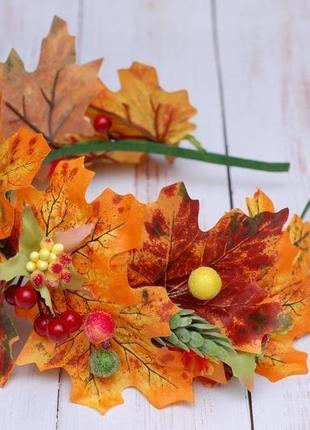 Яркий осенний обруч ободок с листьями, ягодами и хмелем1 фото