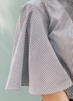 Повседневная черно-белая полосатая блузка3 фото