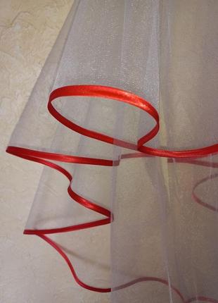 Красная свадебная фата "атласный кант" в два яруса2 фото
