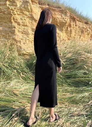 Женское длинное трикотажное черное платье с длинными рукавами4 фото