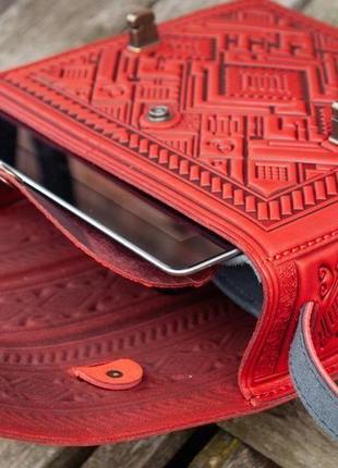 Долговечная кожаная сумка портфель с тиснением красная, подходит под планшет, тетрадь6 фото