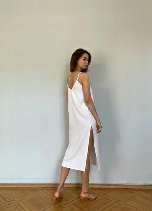 Белое платье-миди с тонкими бретелями, платье без рукавов4 фото