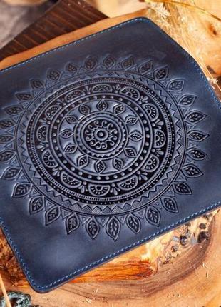 Зручний довгий шкіряний гаманець жіночий з орнаментом тиснення темно-синій2 фото