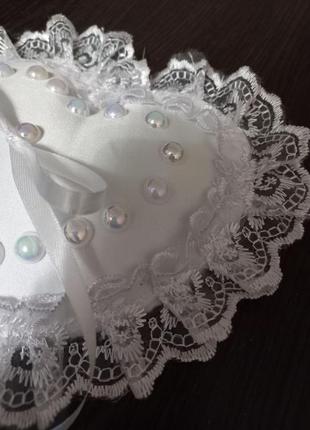 Весільна подушка для кілець "перлини" біла2 фото