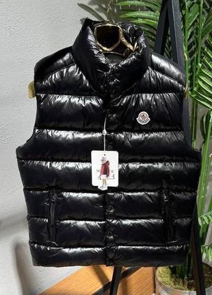 Жилетка moncler глянцевая (с белым лого), цвет черный, разные размеры