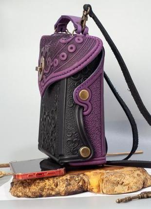 Маленька авторська сумочка-рюкзак шкіряна чорно-фіолетова з орнаментом бохо9 фото