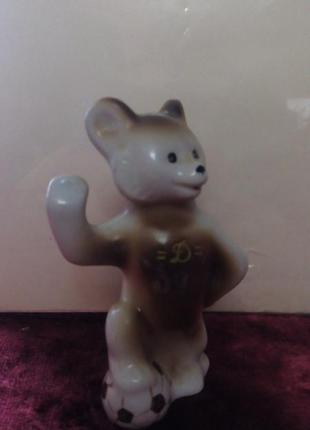 Статуэтка фигурка ссср олимпийский мишка футболист динамо.