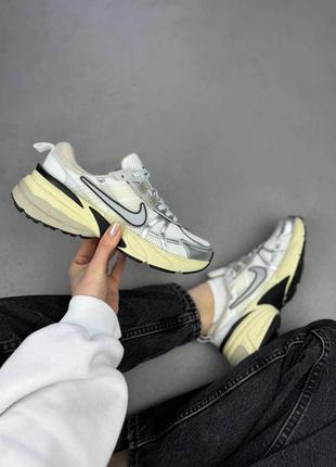 Nike v2k run summit white metallic silver4 фото