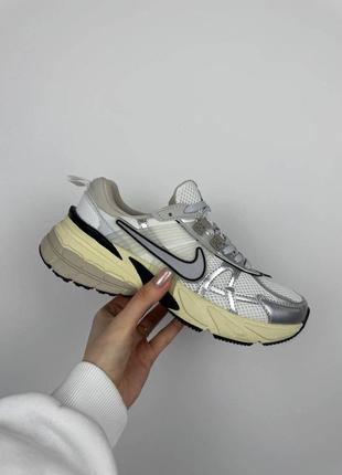 Nike v2k run summit white metallic silver3 фото