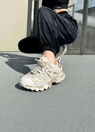 Balenciaga track recycled sole in beige