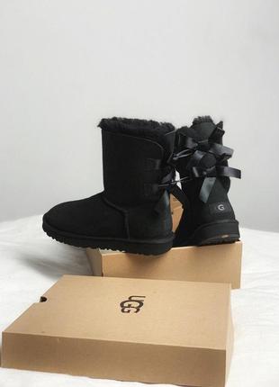 Ugg short bailey bow black