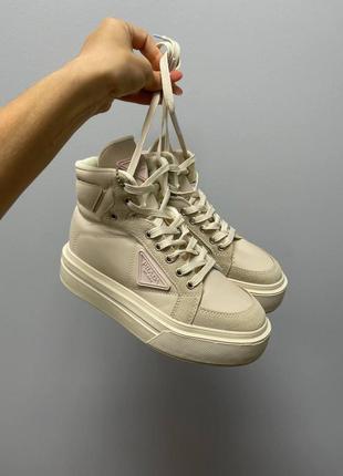 Prada re-nylon bryshed high beige v2