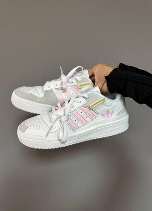 Adidas forum low white light pink
