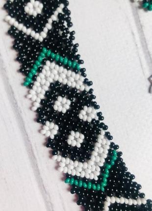 Воспроизведение старинного украинского украшения, которое носила леся украинка....