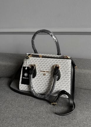 Michael kors 27x19