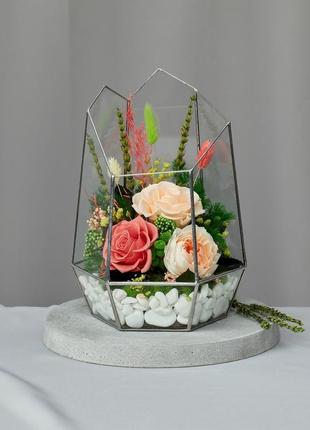 Флораріум-ваза «кораловий перли» з живими стабілізованими квітами