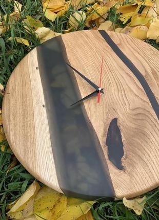 Часы из дерева и эпоксидной смолы9 фото